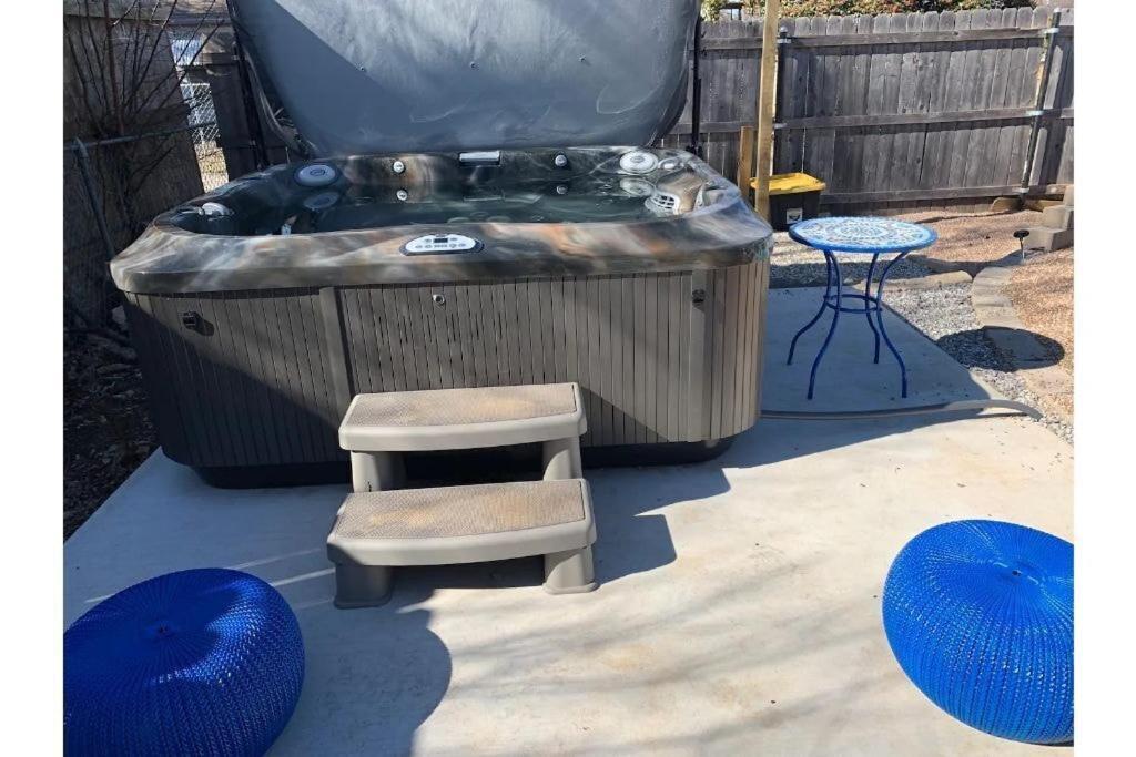 1 Mile To Fort Sill! The Carolebelle Cottage Sleeps 8 With Hottub,Grills,Firepit ロートン エクステリア 写真