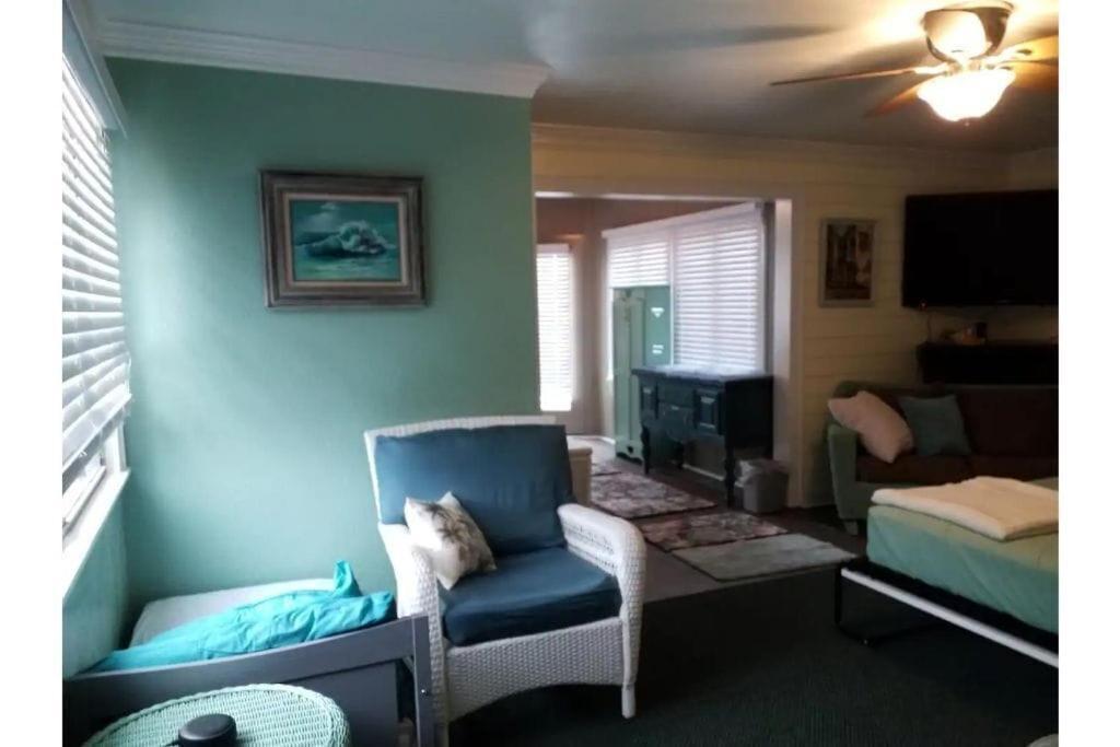 1 Mile To Fort Sill! The Carolebelle Cottage Sleeps 8 With Hottub,Grills,Firepit ロートン エクステリア 写真