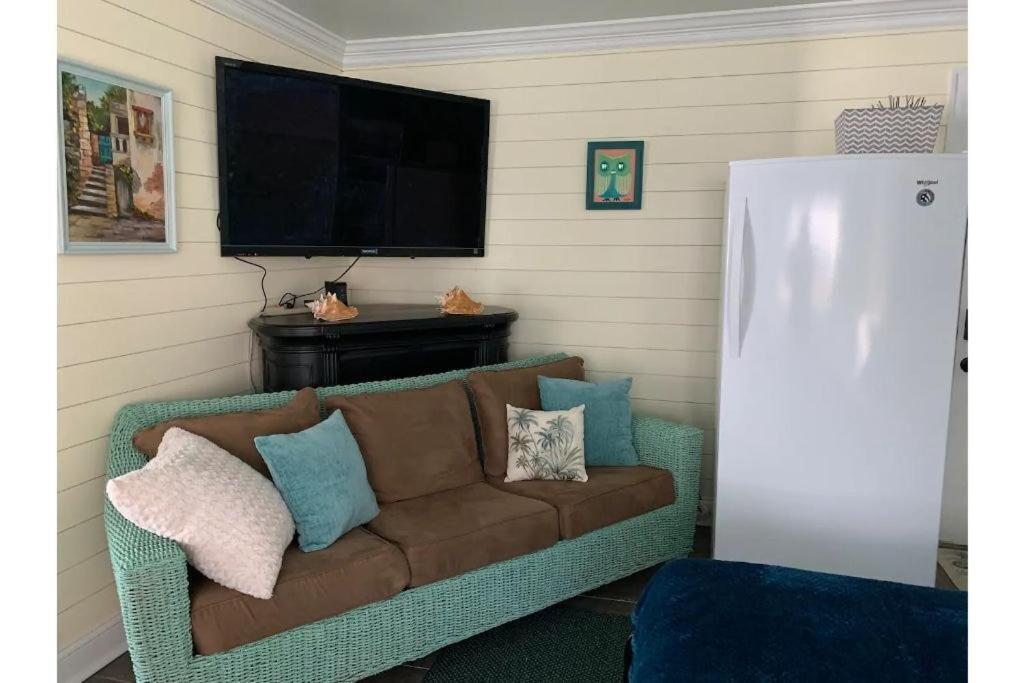 1 Mile To Fort Sill! The Carolebelle Cottage Sleeps 8 With Hottub,Grills,Firepit ロートン エクステリア 写真