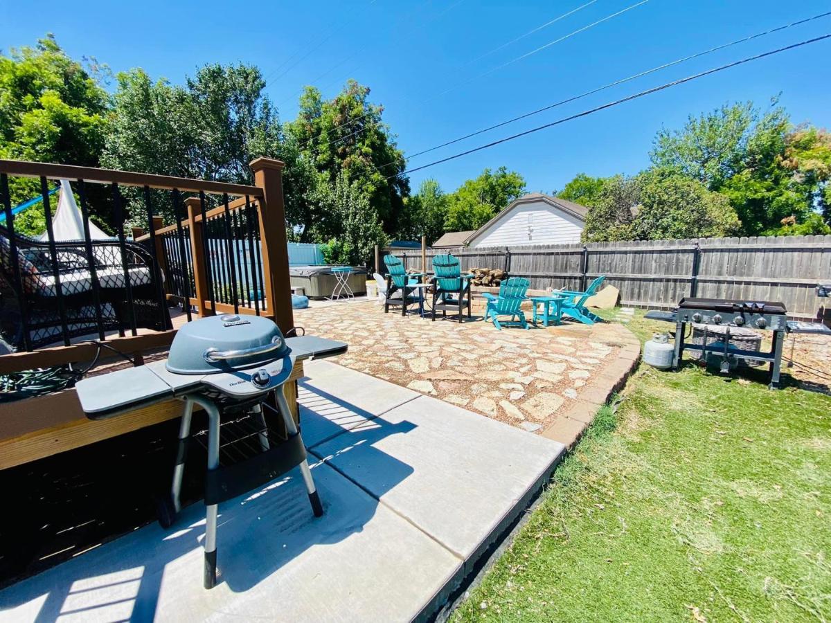1 Mile To Fort Sill! The Carolebelle Cottage Sleeps 8 With Hottub,Grills,Firepit ロートン エクステリア 写真
